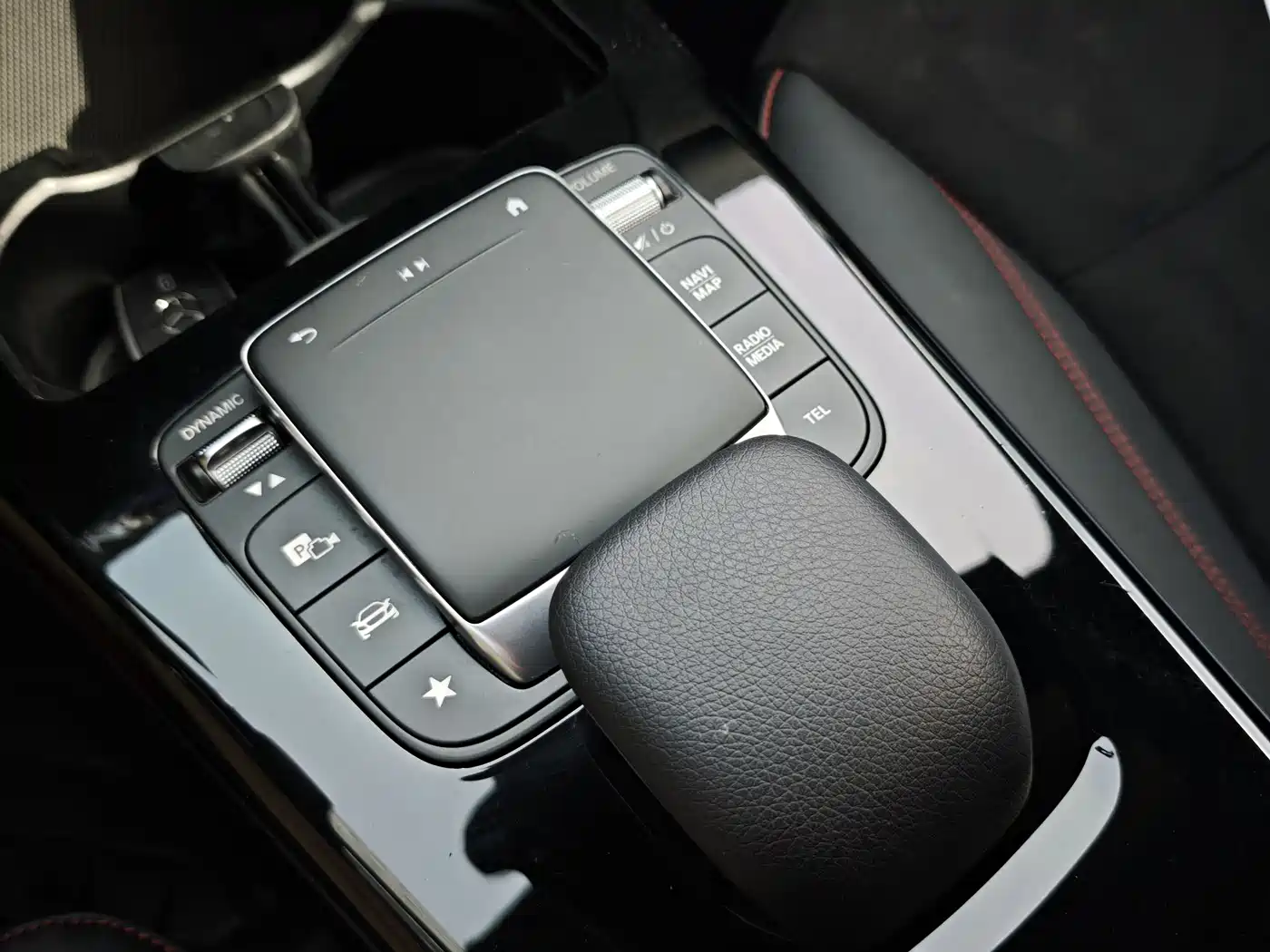 Mercedes-Benz CLA (Import) 2023 CLA 200 фото 11