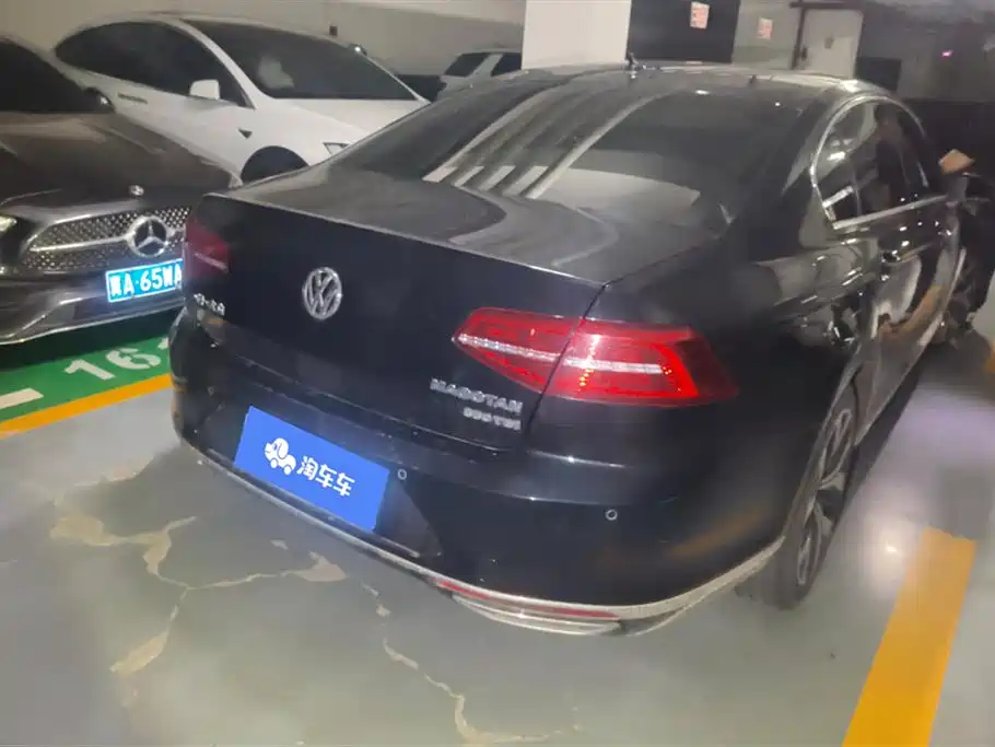 Volkswagen Magotan 2018 330TSI DSG Premium фото 3