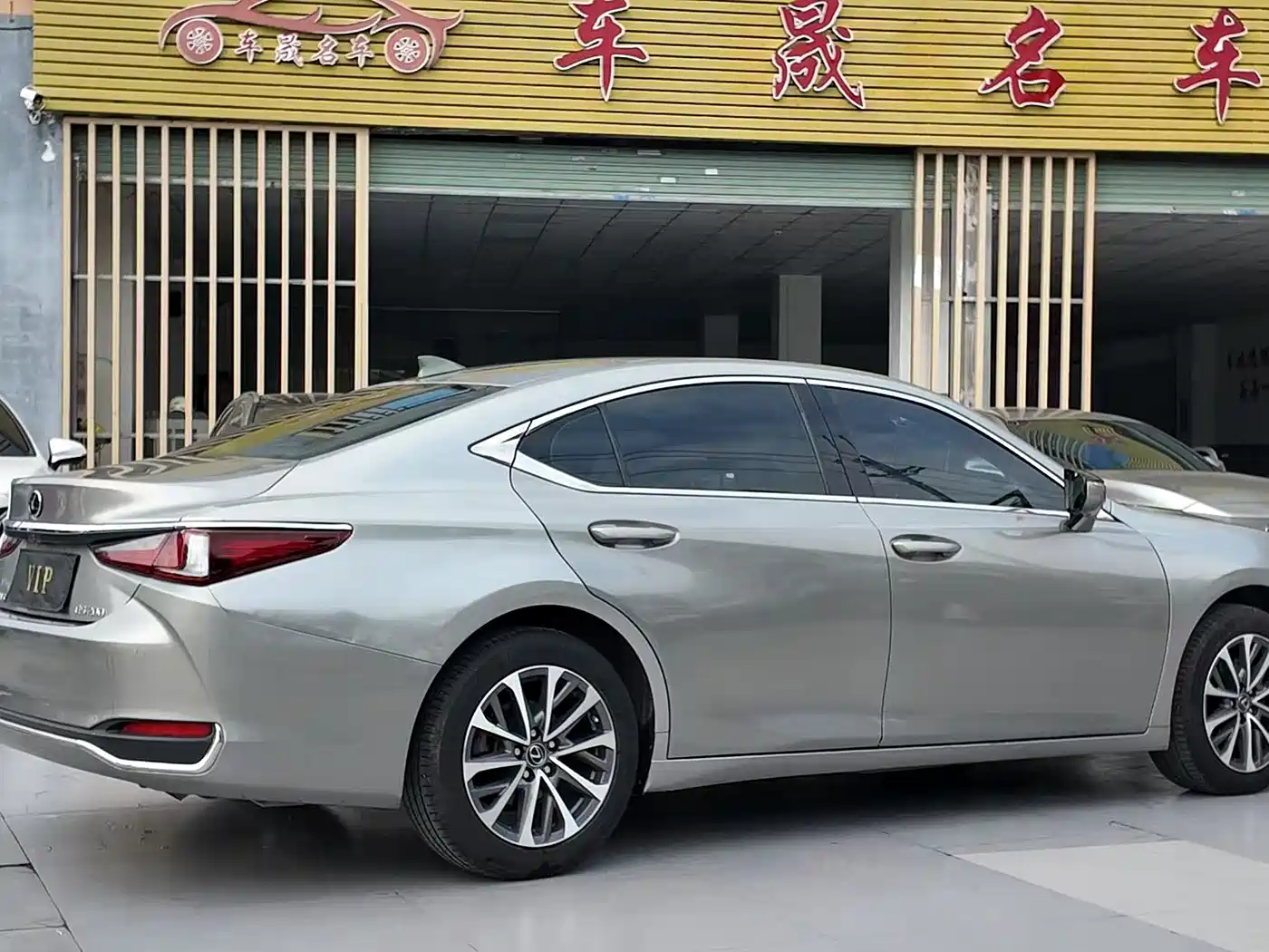 Lexus ES 2020 200 Luxury фото 10