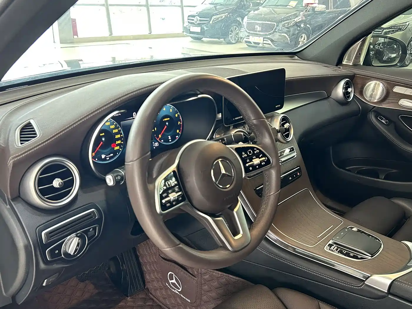 Mercedes-Benz GLC 2022 GLC 300 L 4MATIC Dynamic Collector's Edition фото 10