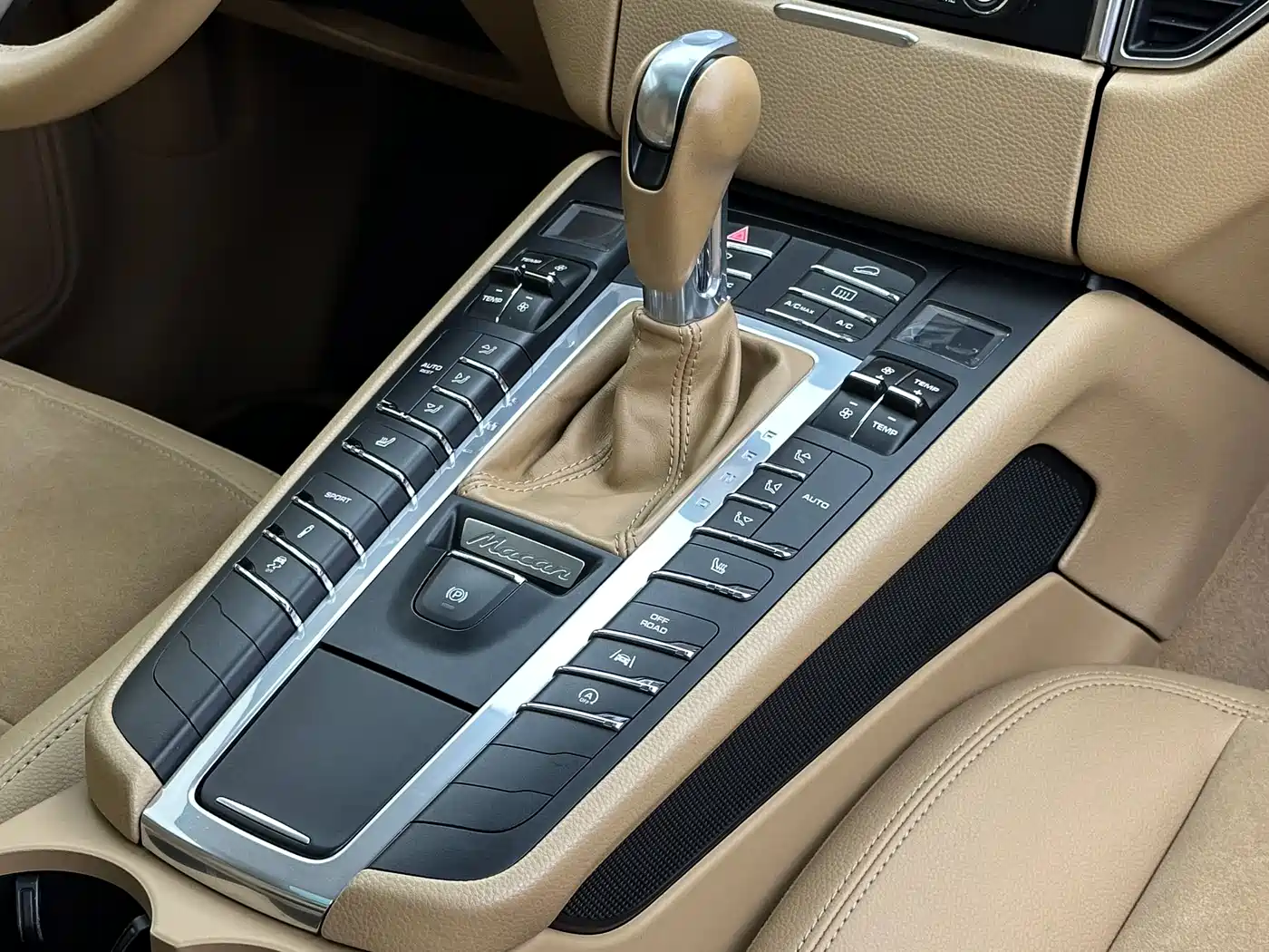 Porsche Macan 2017 Macan 2.0T фото 20
