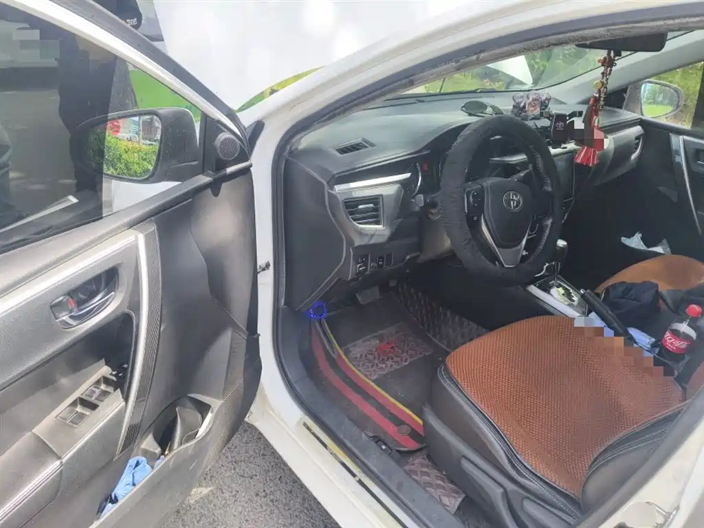 Toyota Corolla 2014 1.6L CVT GL-i Leather Edition фото 14