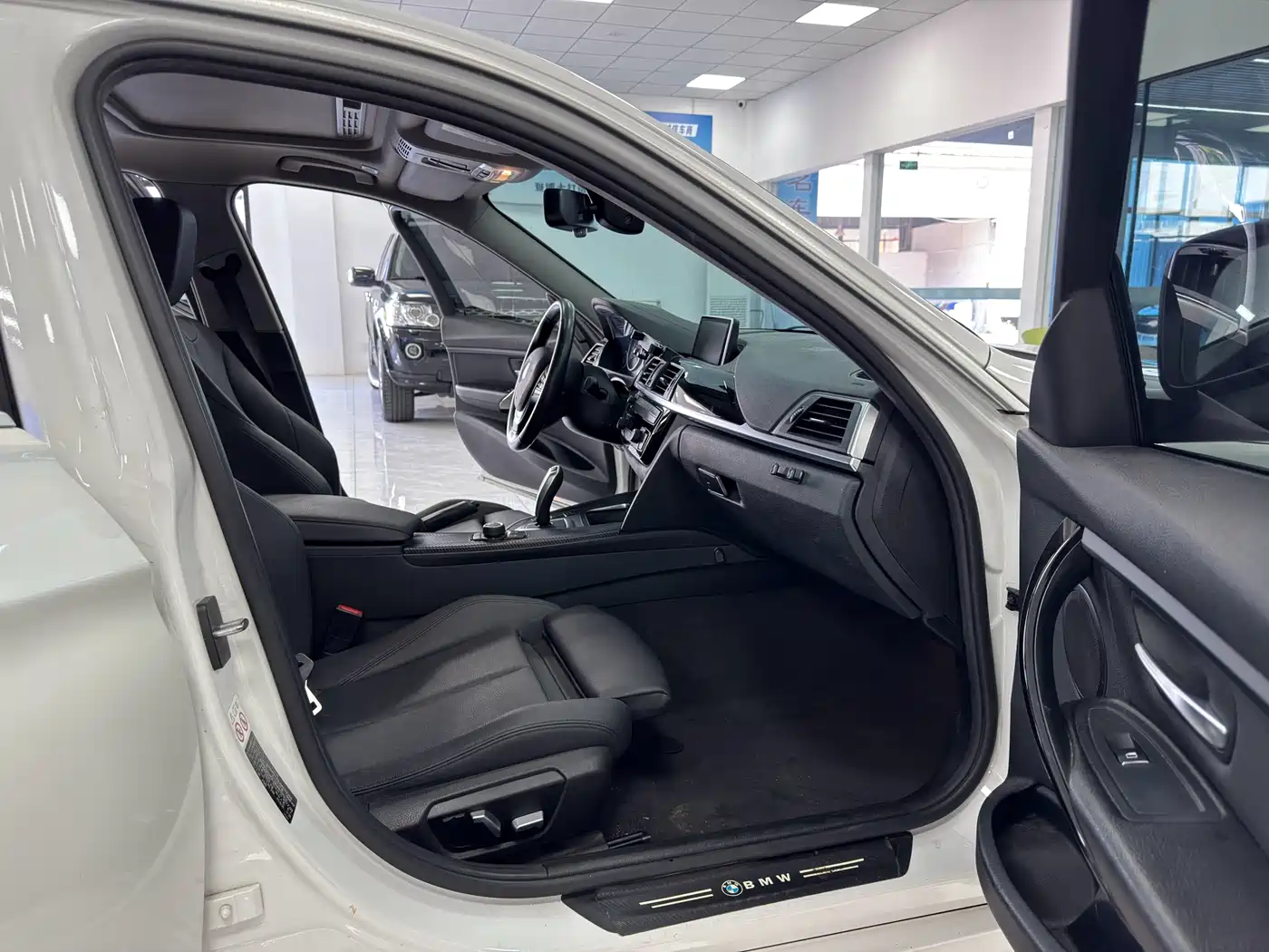 BMW 3 Series 2018 320Li Fashion Style фото 11