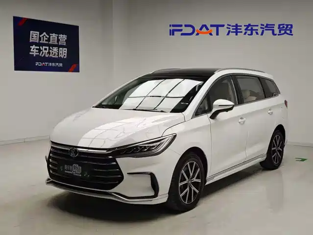 BYD Song MAX DM-i 105KM, Флагман