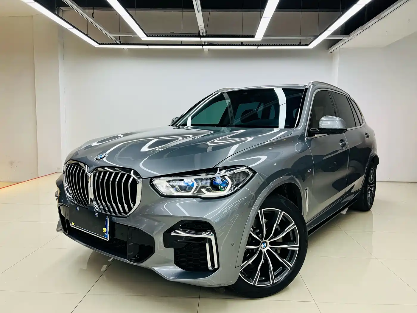 BMW X5 2022 xDrive 30Li Premium M Sport Package