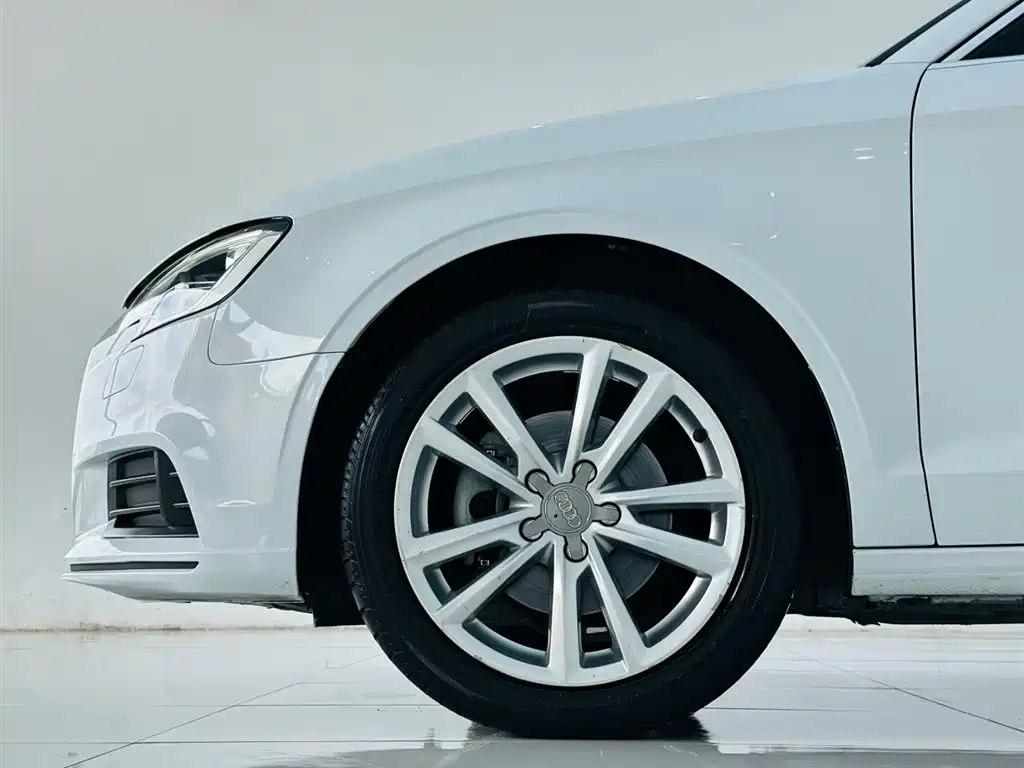 Audi A3 2017 Limousine 35 TFSI Progressive фото 9