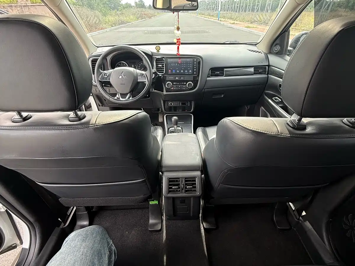 Mitsubishi Outlander 2019 2.0L 2WD Enjoy 5-Seater China VI фото 9