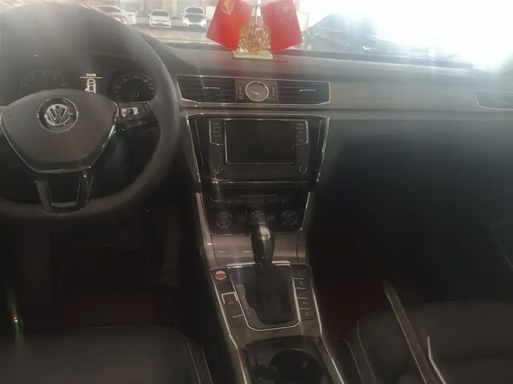 Volkswagen Passat 2017 330TSI DSG Prestige фото 13