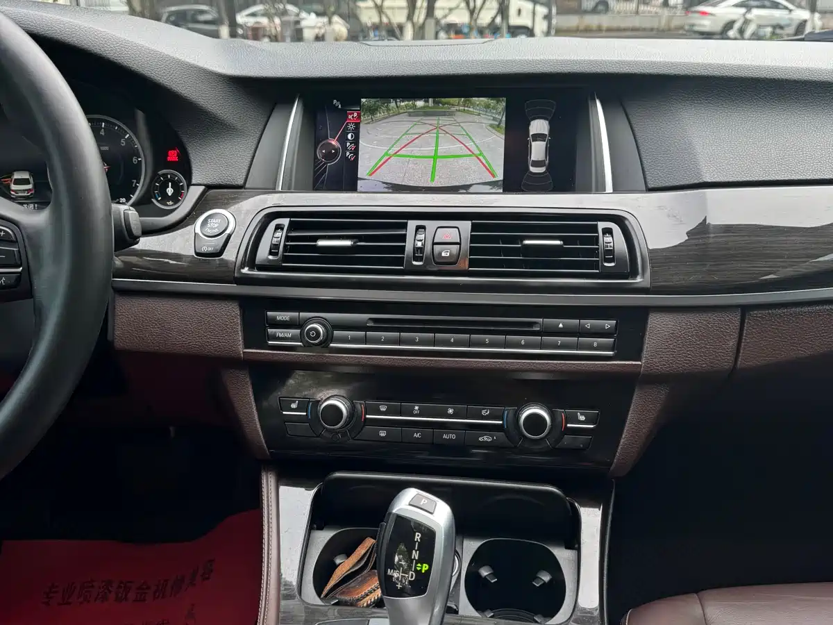 BMW 5 Series 2017 525Li Luxury Design Package фото 10