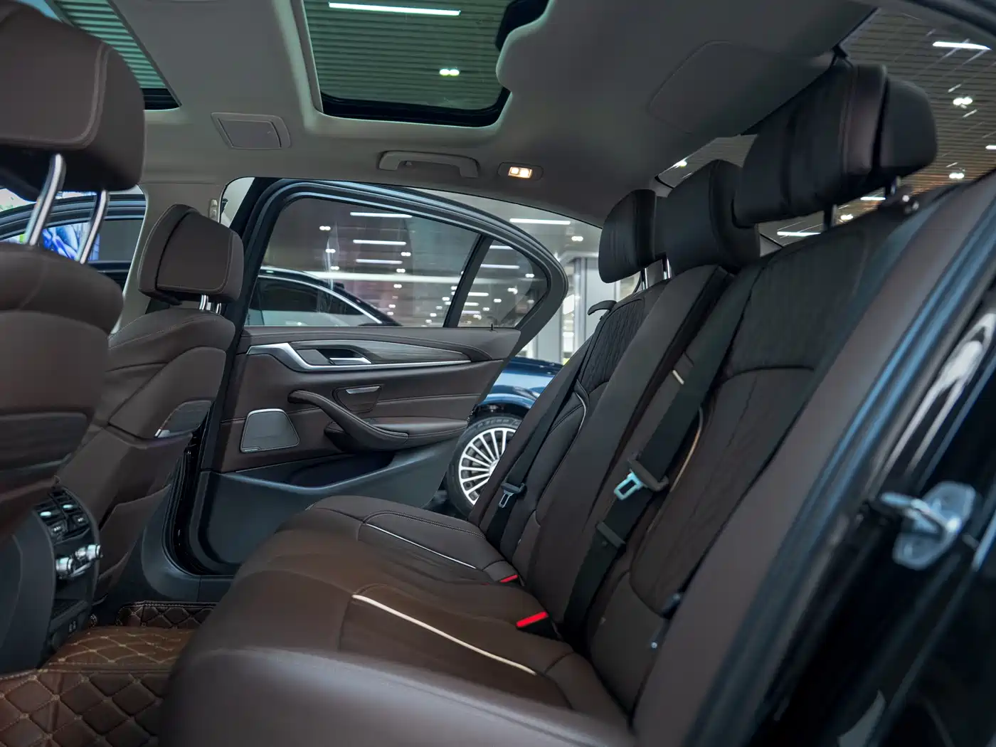 BMW 5 Series 2020 530Li Premium Luxury Package фото 13