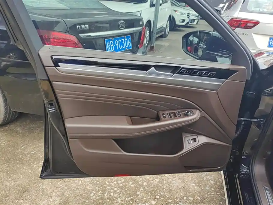 Volkswagen Phideon 2021 380TSI Luxury Edition фото 7