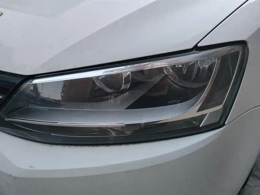 Volkswagen Sagitar 2014 1.6L Manual Comfort фото 5