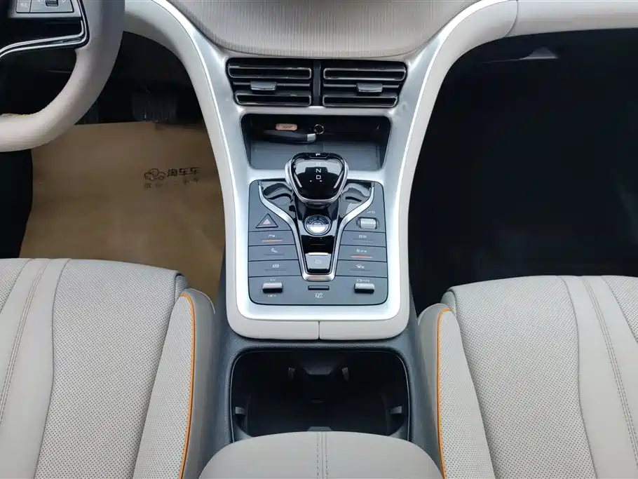 BYD Song Pro New Energy 2024 Glory Edition DM-i 110KM Excellence фото 16