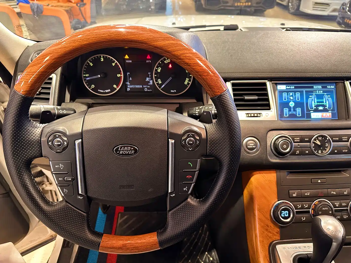 Land Rover Range Rover Sport 2011 3.0 TDV6 Sporty Diesel фото 23