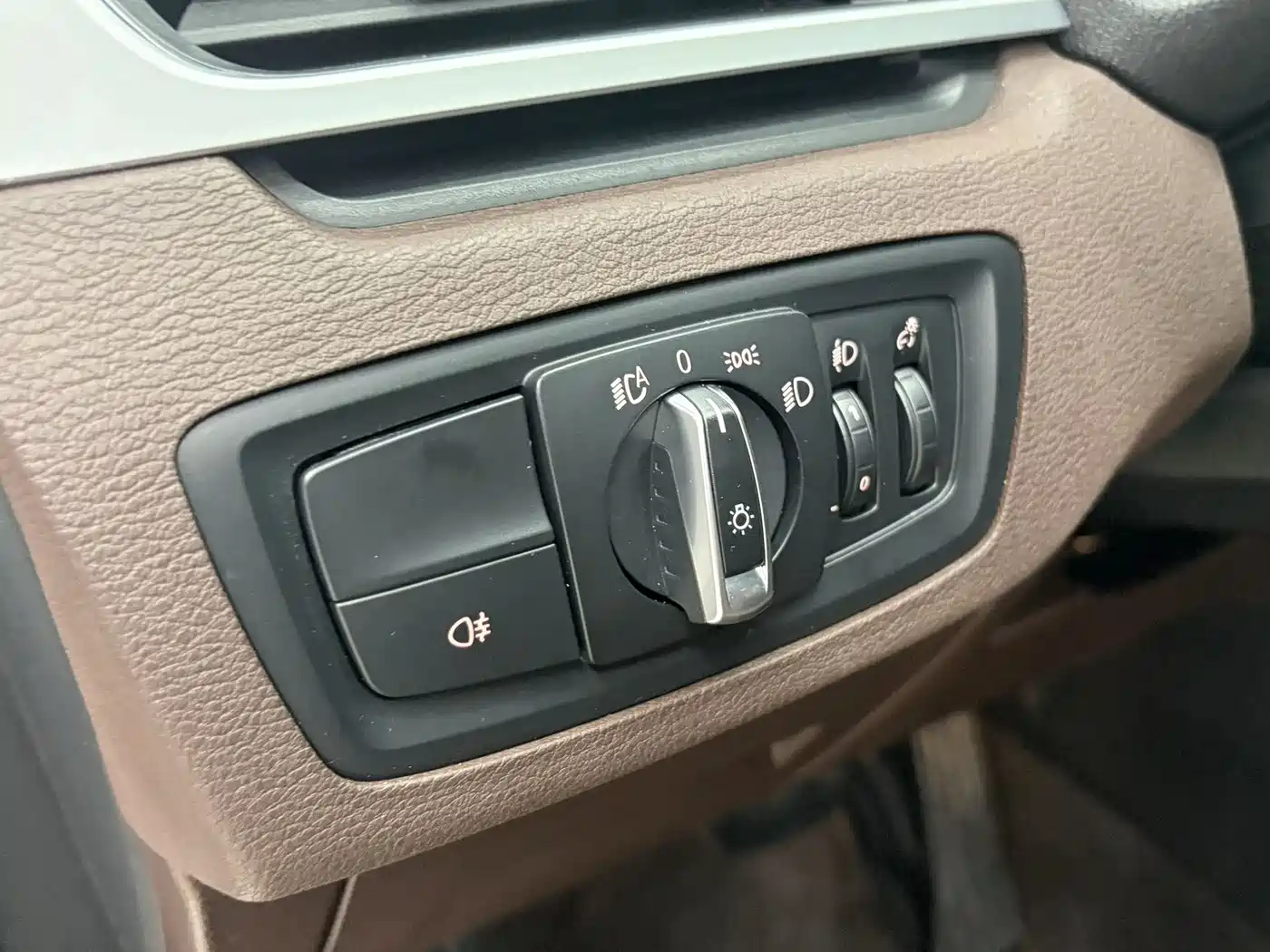 BMW X1 2022 sDrive20Li Fashion фото 9