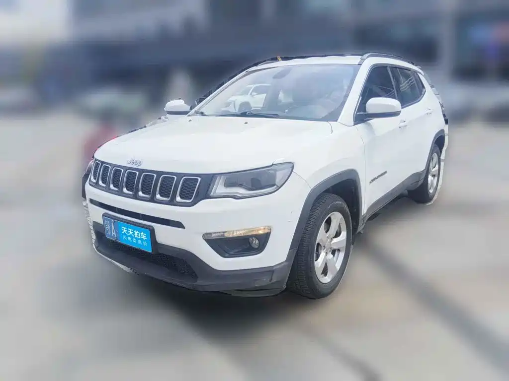 Фото 1 - Jeep Compass