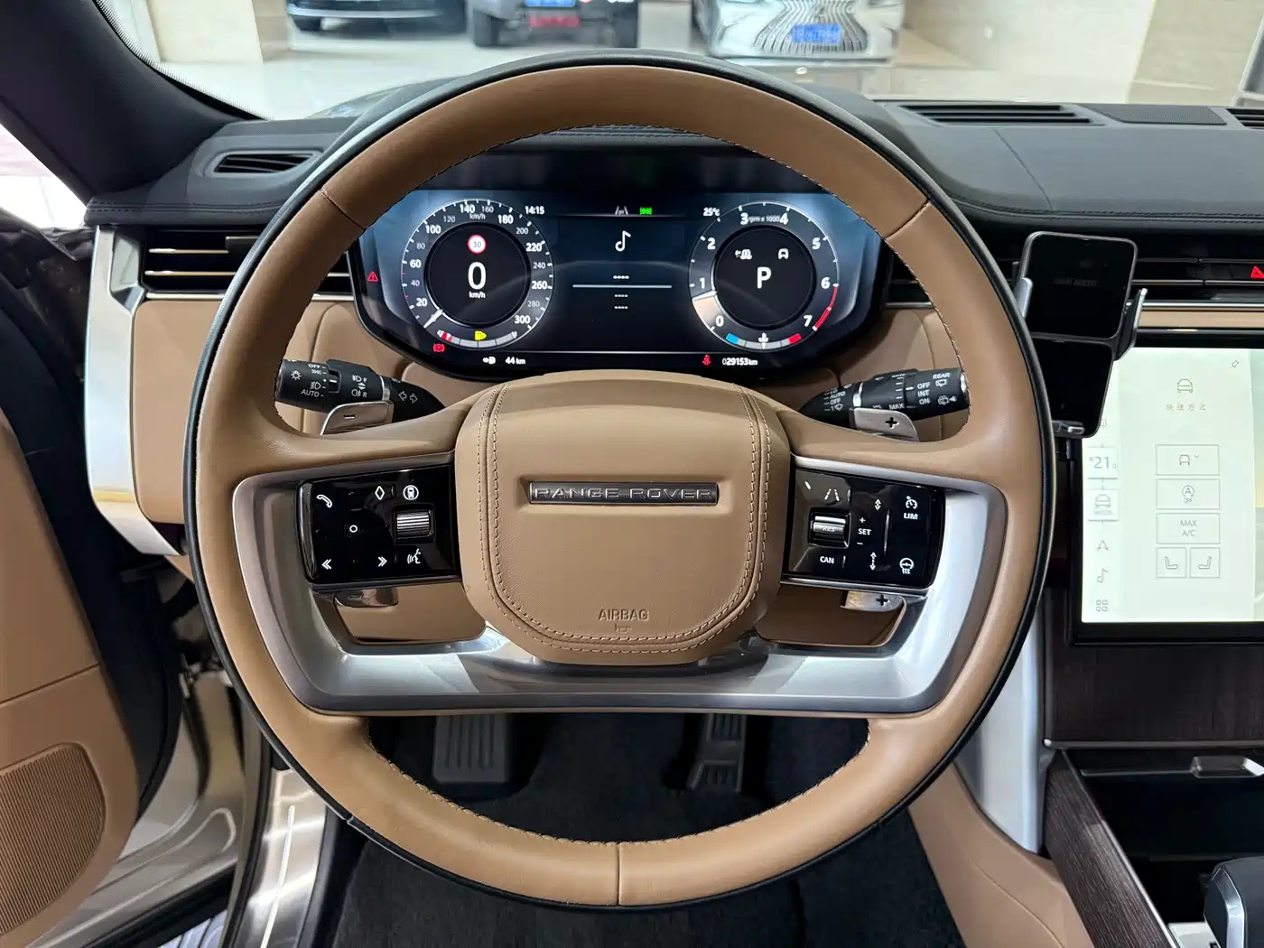 Land Rover Range Rover 2025 3.0 L6 400PS Genesis Extended Wheelbase фото 9