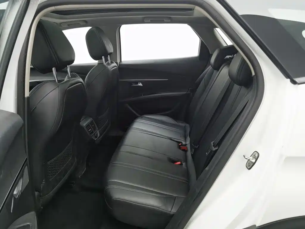 صورة 15 - Peugeot 4008
