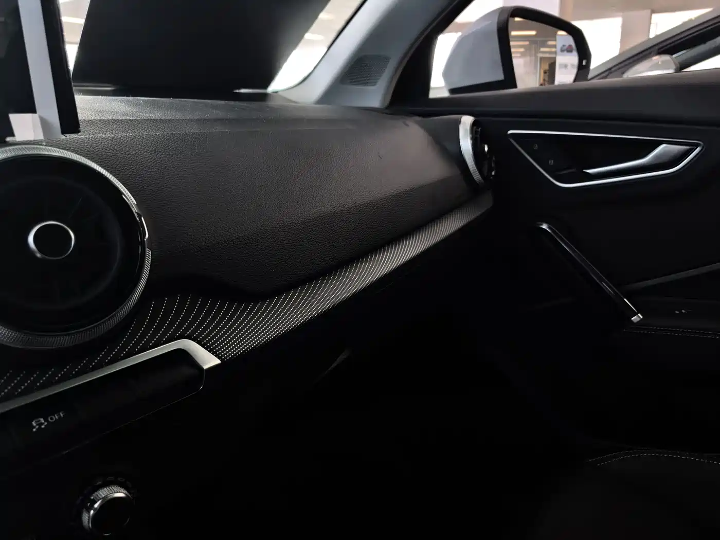 Audi Q2L 2025 35TFSI Progressive Dynamic фото 9