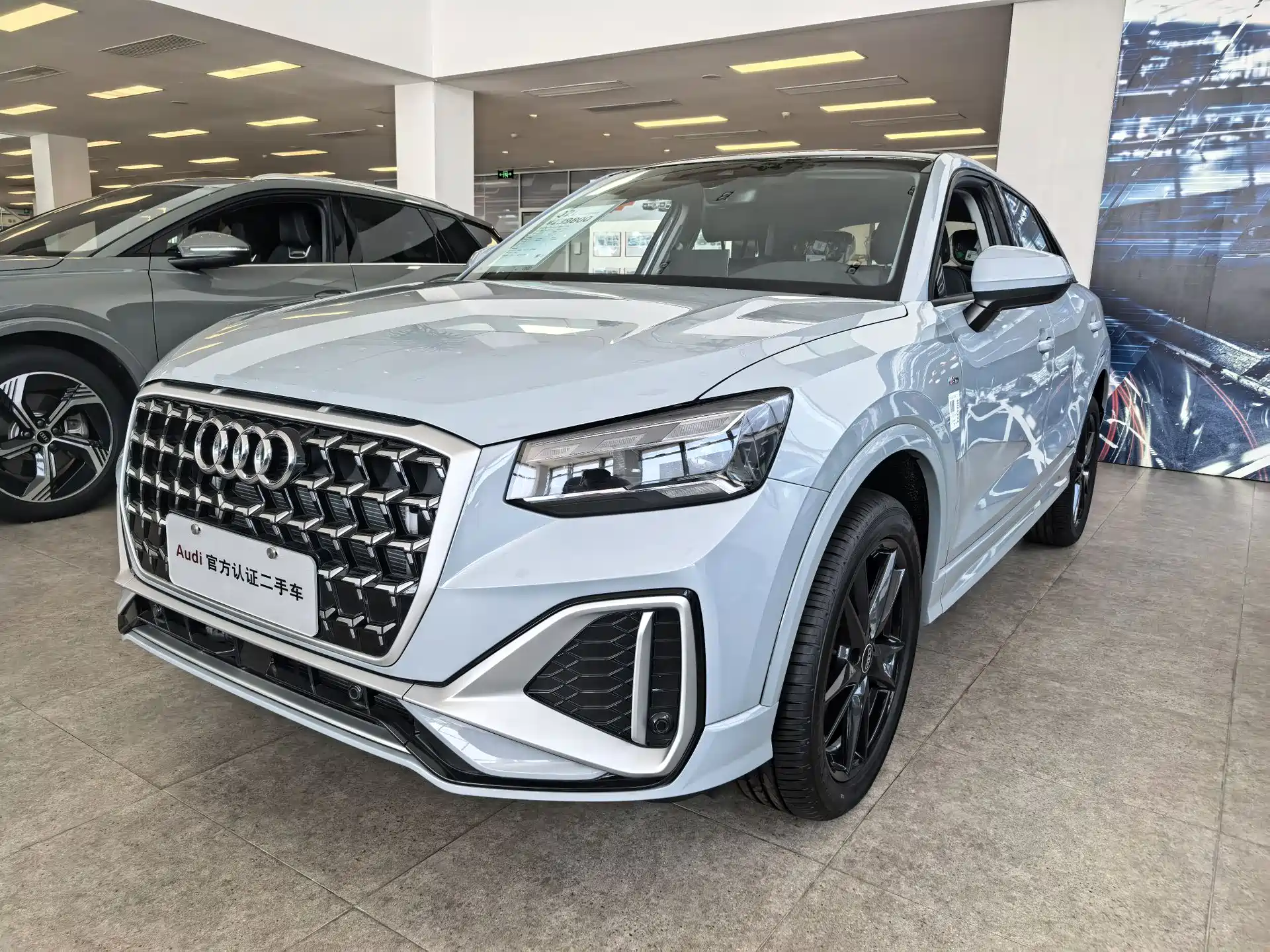Фото 1 - Audi Q2L