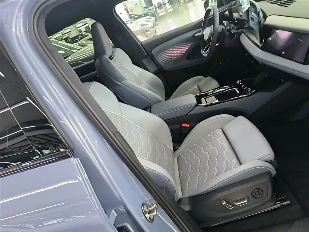 Audi Q6L e-tron 2025 Model Pioneer Edition фото 25