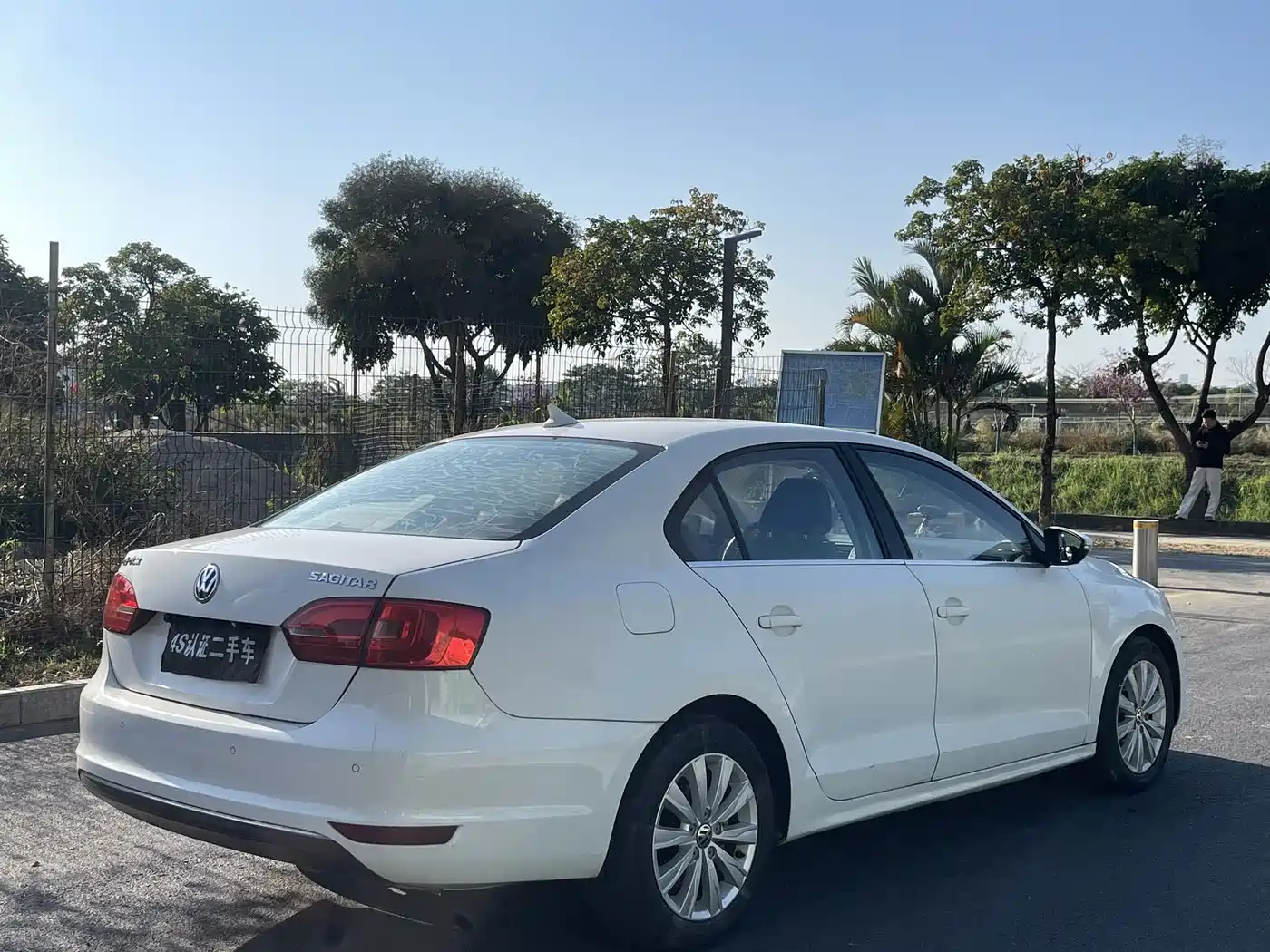 Volkswagen Sagitar 2014 Facelift 1.6L Automatic Comfort фото 6