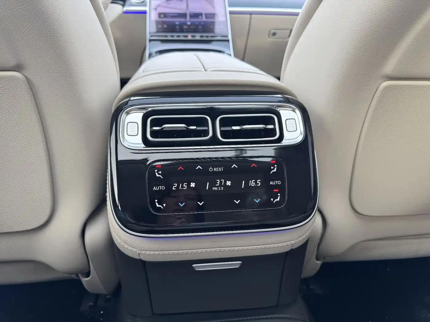 Mercedes-Benz S-Class New Energy 2023 S 450 e L Plug-in Hybrid Sedan фото 31