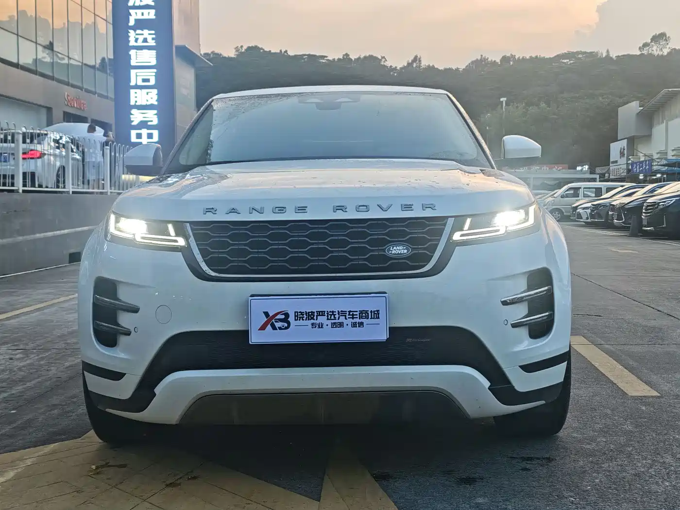 Land Rover Range Rover Evoque 2023 Range Rover Evoque L 249PS Luxury Edition фото 7