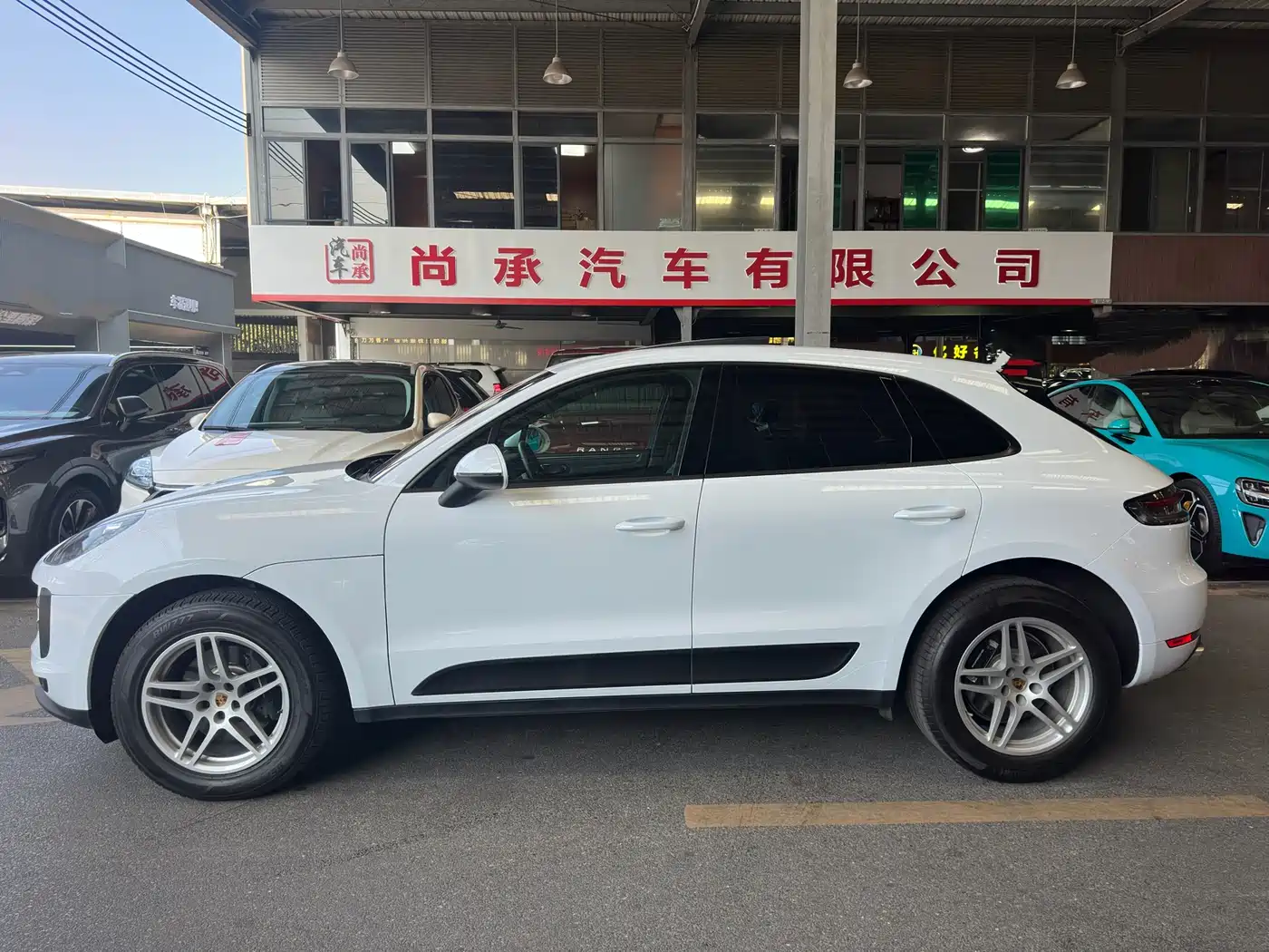 Porsche Macan 2018 Macan 2.0T фото 3