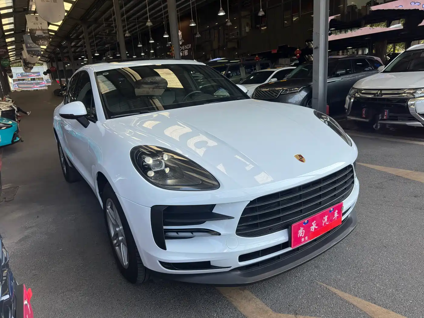 Porsche Macan 2018 Macan 2.0T фото 2