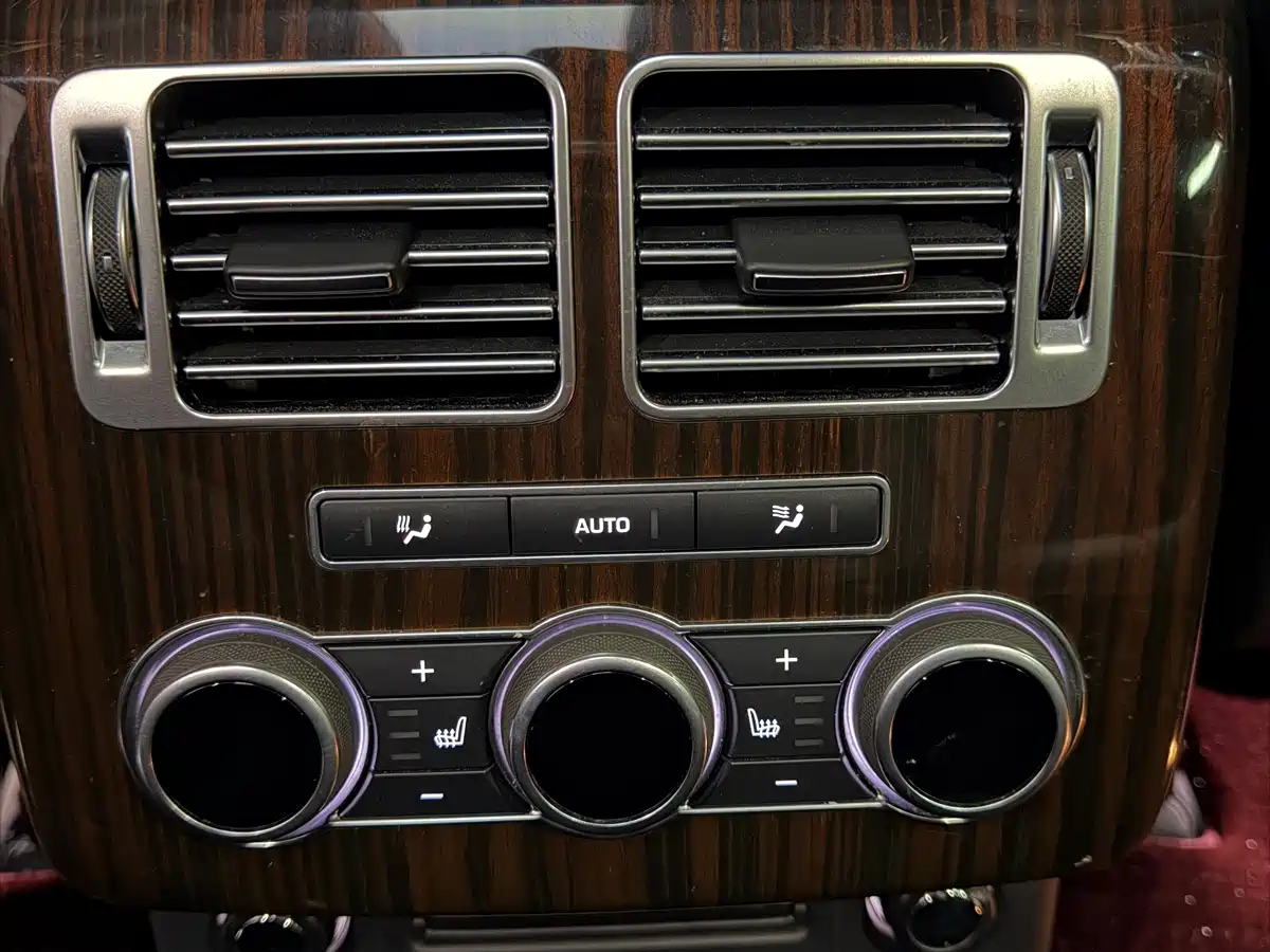 Фото 28 - Land Rover Range Rover