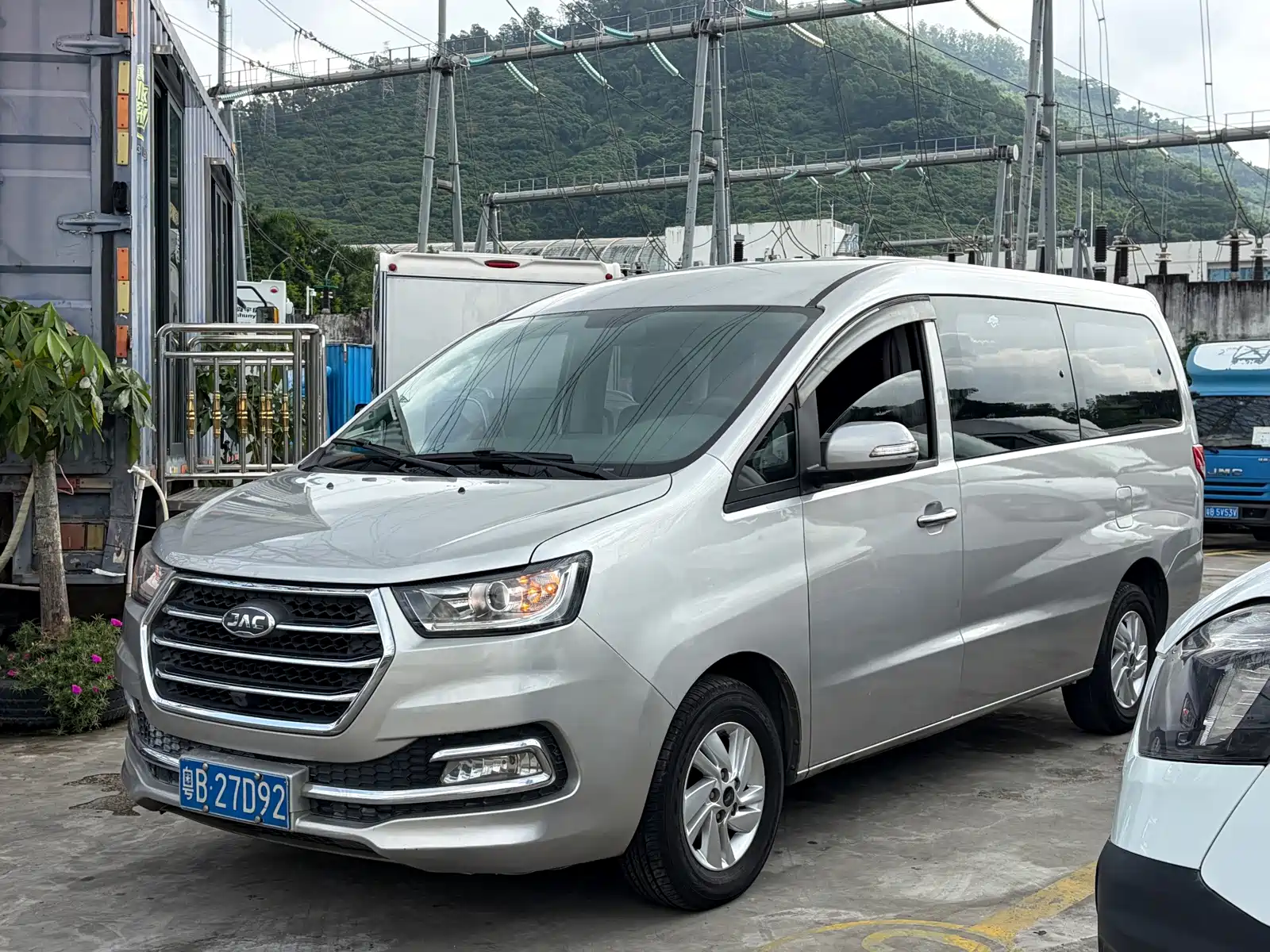 Фото 1 - JAC Refine M4