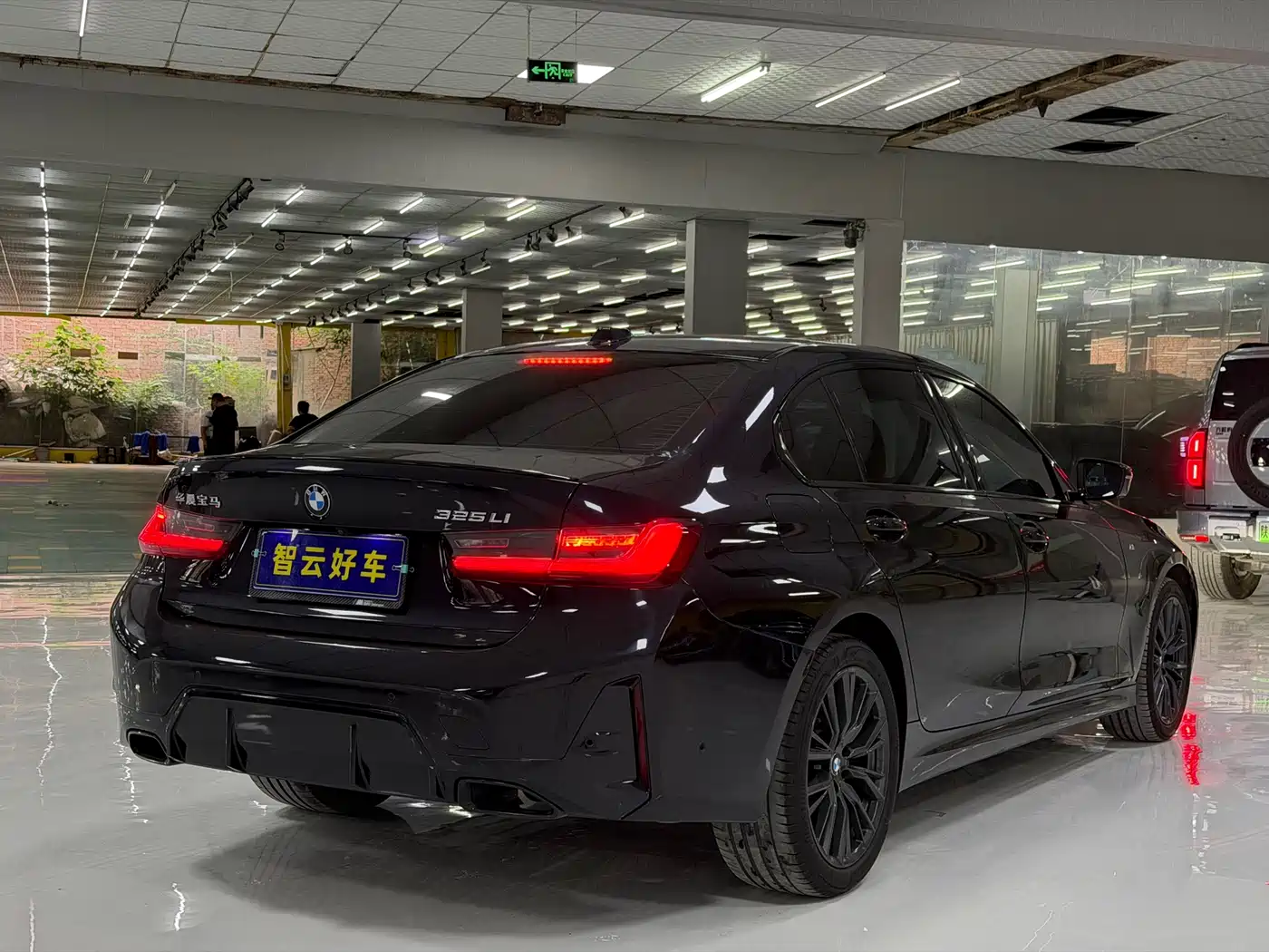 BMW 3 Series 2022 325Li M Sport Shadow Edition фото 6