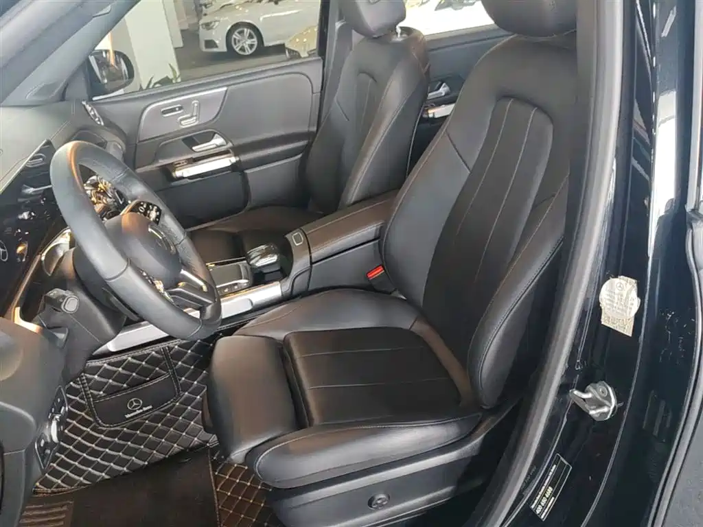 MERCEDES-BENZ GLB