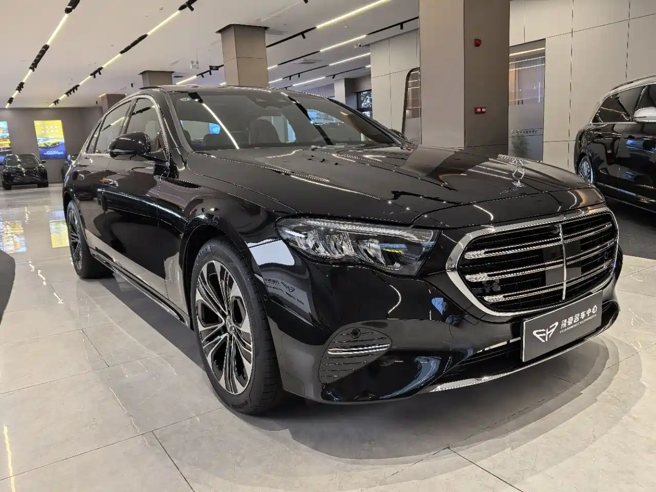 Mercedes-Benz E-Class 2026 E 300 L Luxury фото 3