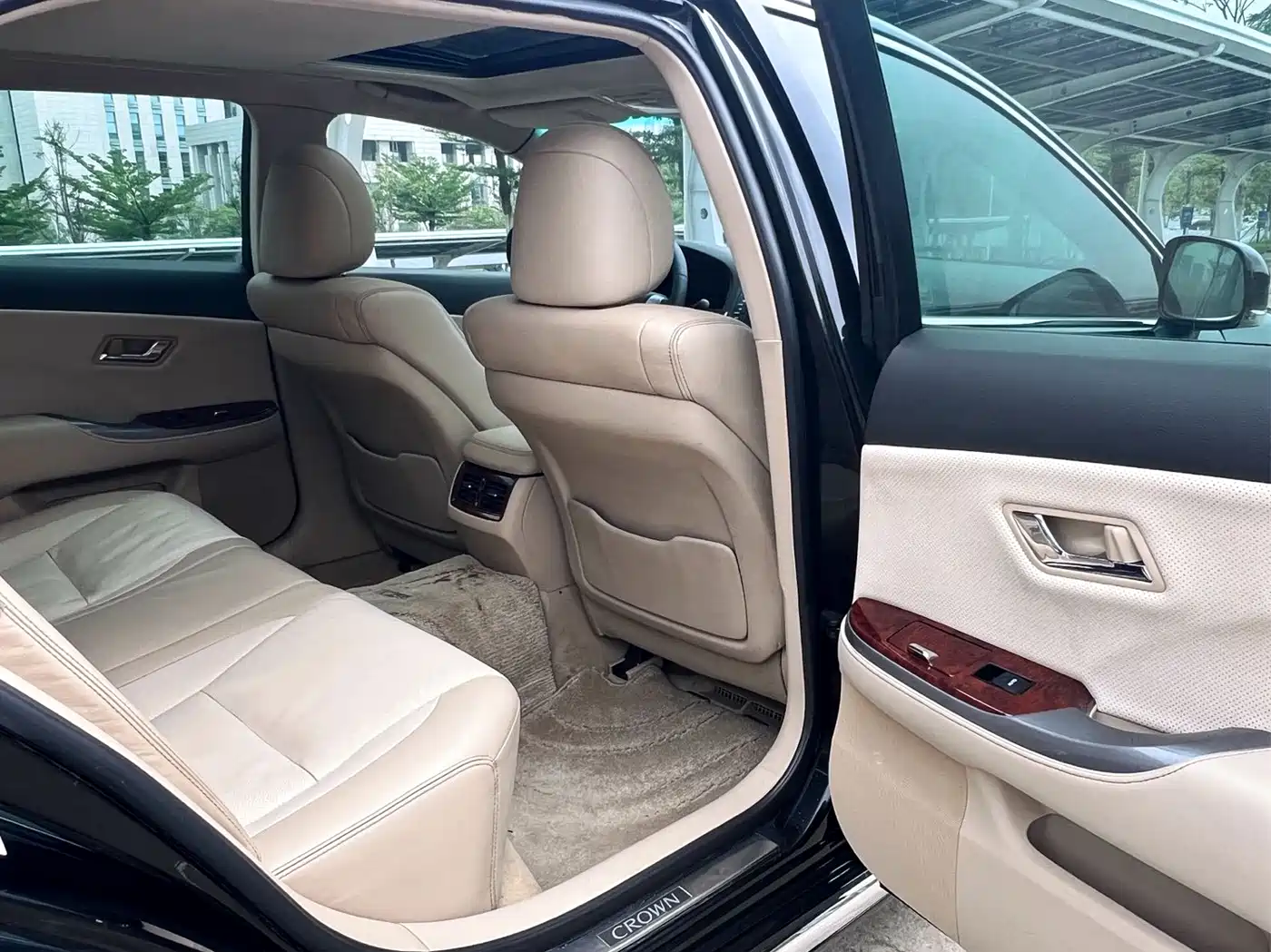 Toyota Crown 2012 2.5L Royal Navigation Edition фото 13