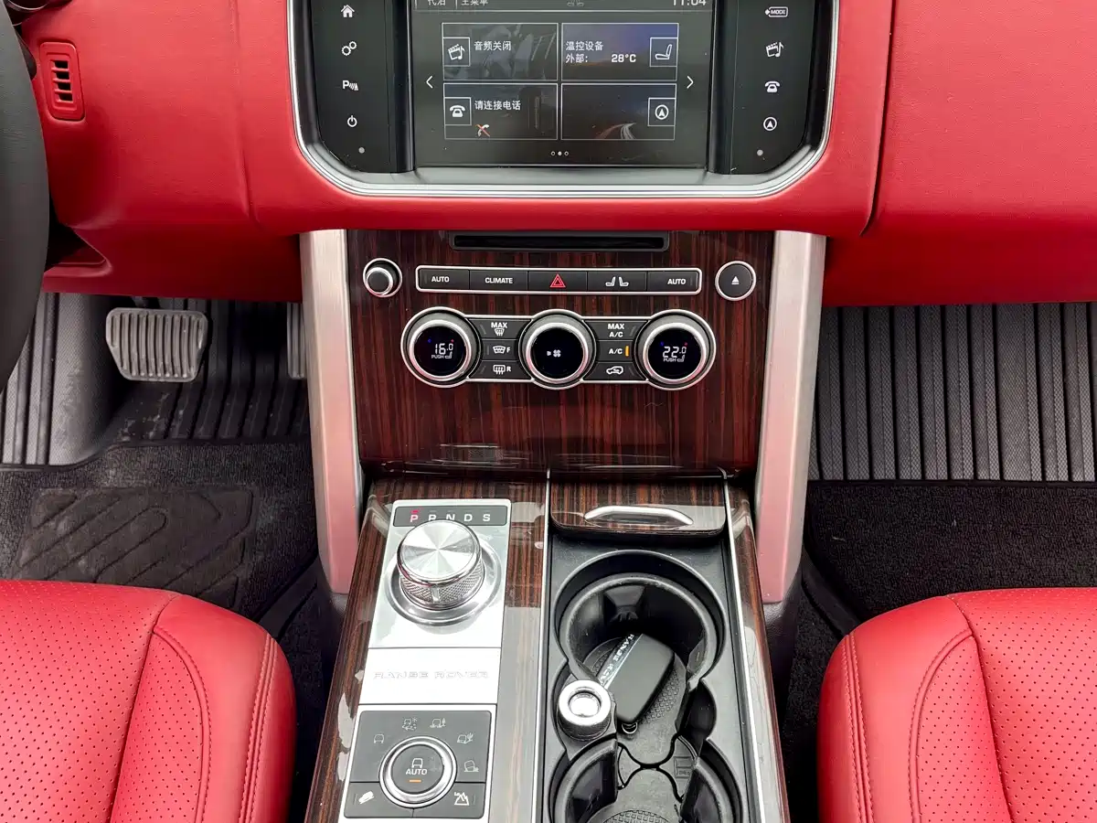 Land Rover Range Rover 2015 3.0 TDV6 Vogue фото 16