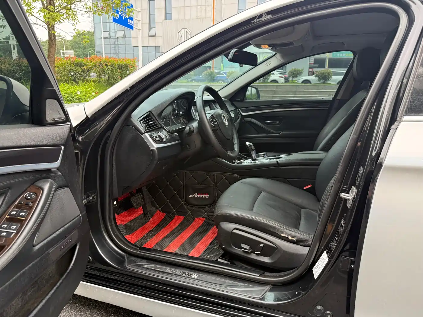 BMW 5 Series 2014 520Li Elegance фото 7