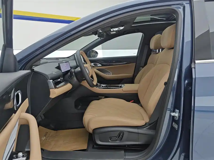 Geely Galaxy Galaxy A7 2025 EM-i 150km Explorer+ Edition фото 9