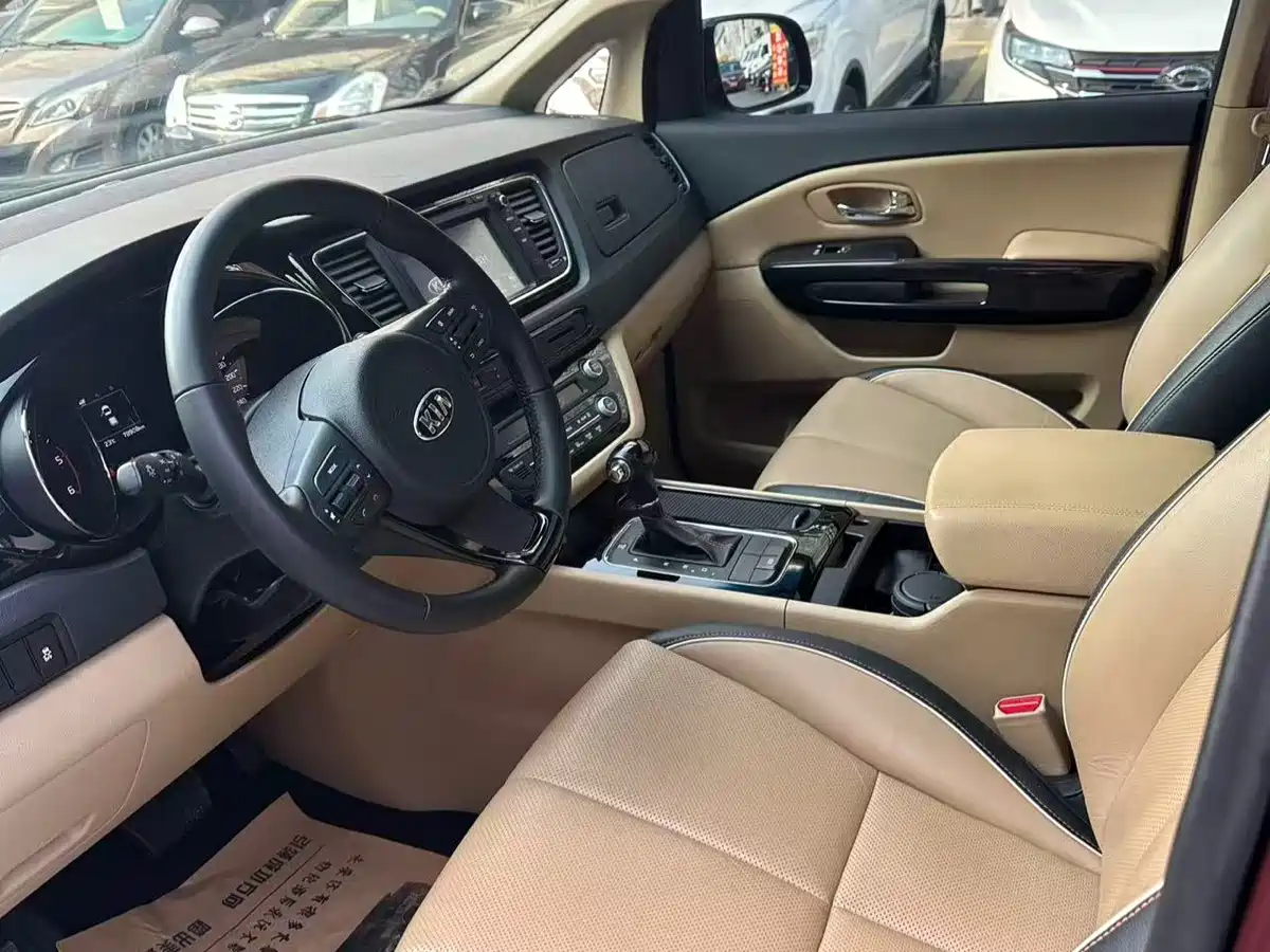 Kia Carnival (Import) 2015 2.2T Luxury China IV фото 4