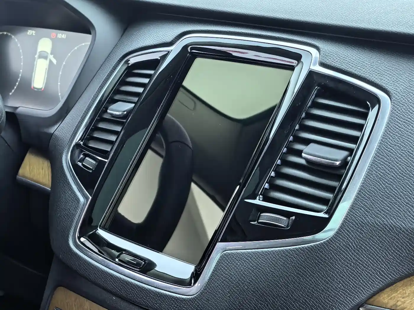 Фото 16 - Volvo XC90