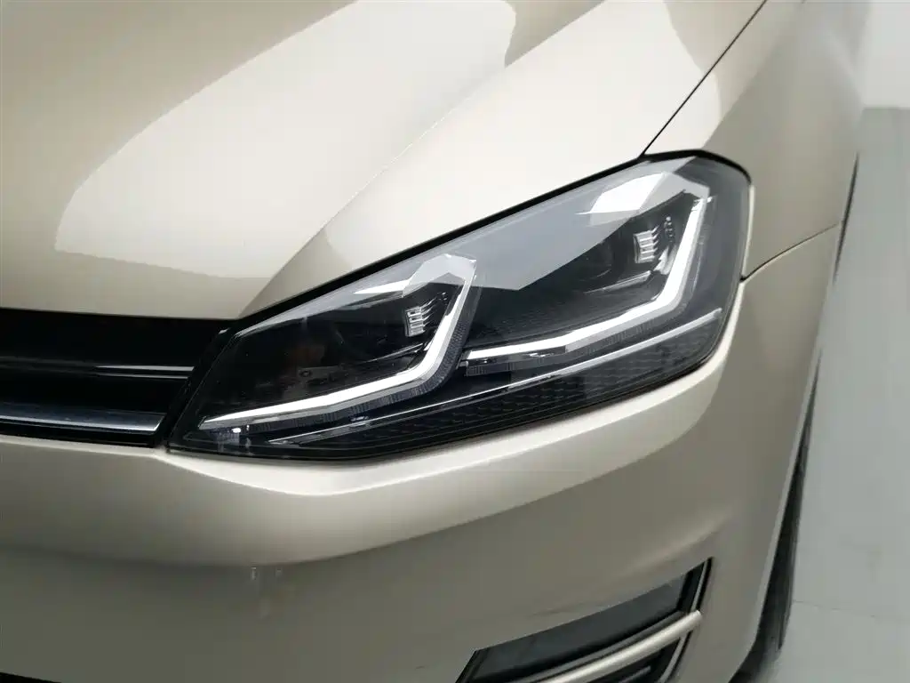 Volkswagen Golf 2015 1.6L Automatic Comfort фото 7