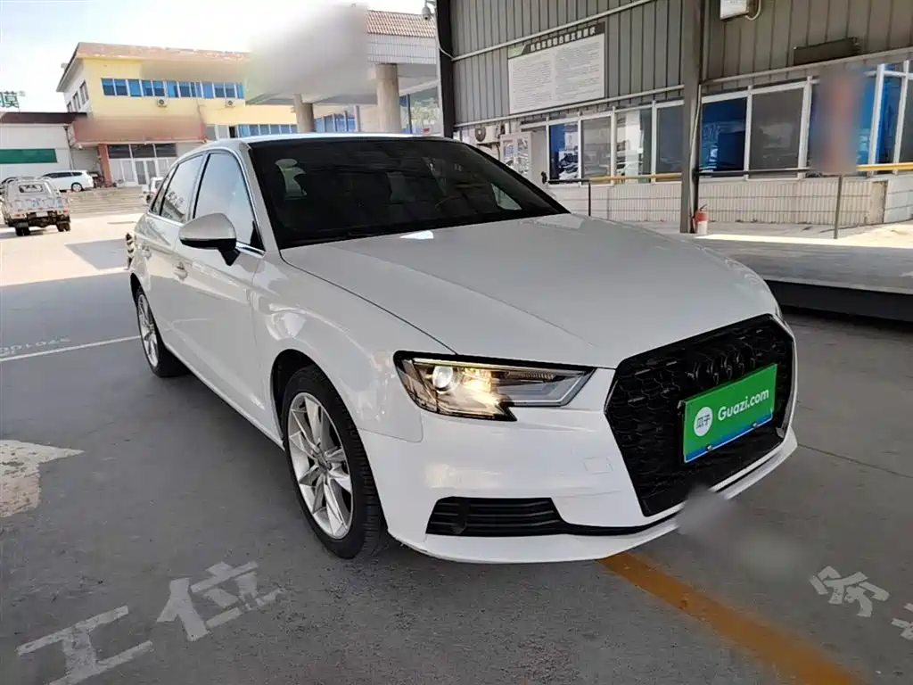 Audi A3 2018 30th Anniversary Sportback 35 TFSI Progressive фото 4