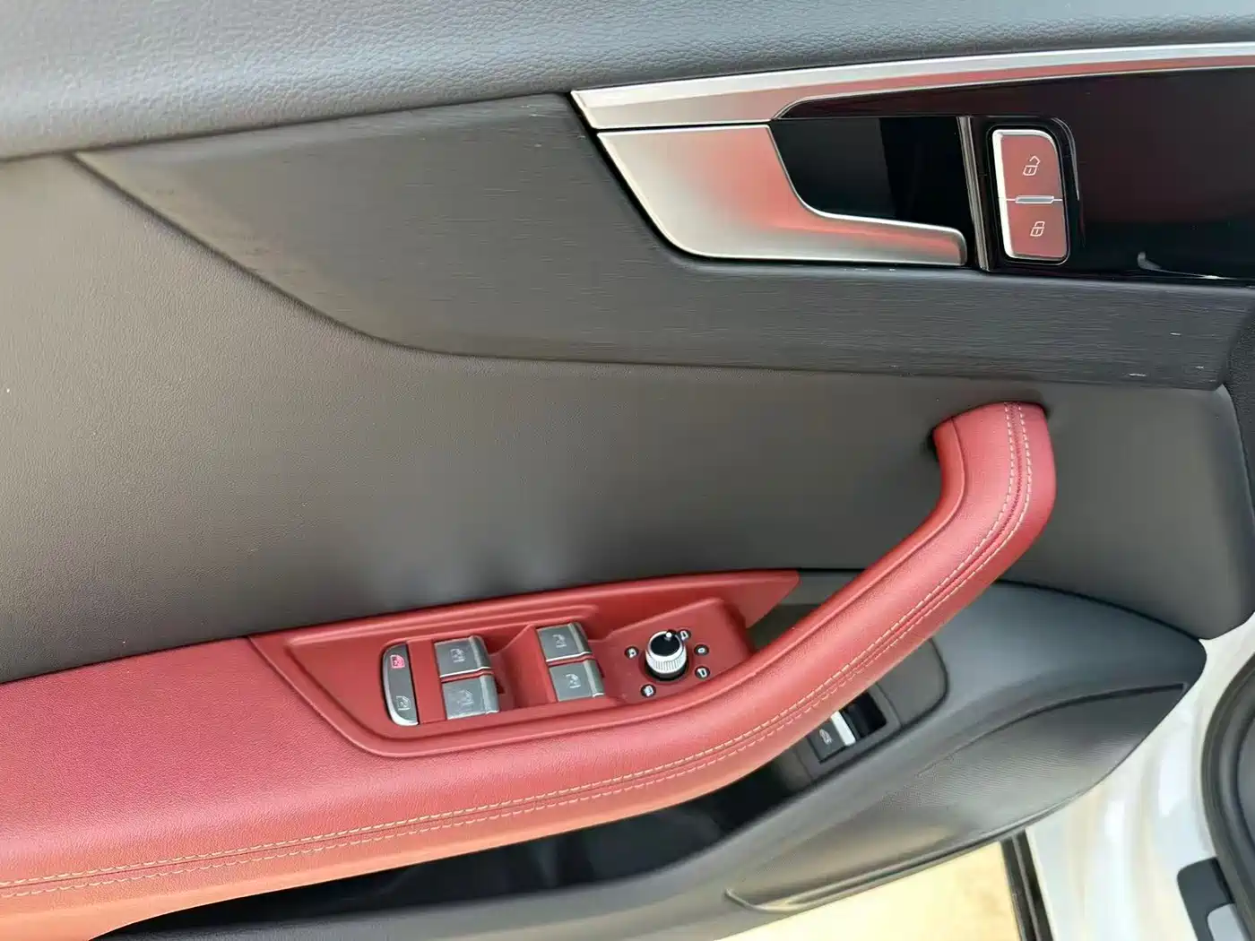 Audi A4L 2025 2 Million Celebration Edition 40 TFSI Luxury Dynamic фото 16