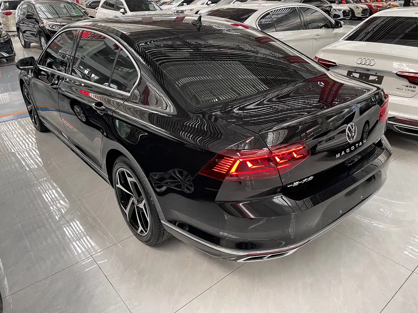 Volkswagen Magotan 2024 2 Million Units Public Sharing Edition 330TSI DSG Luxury фото 14