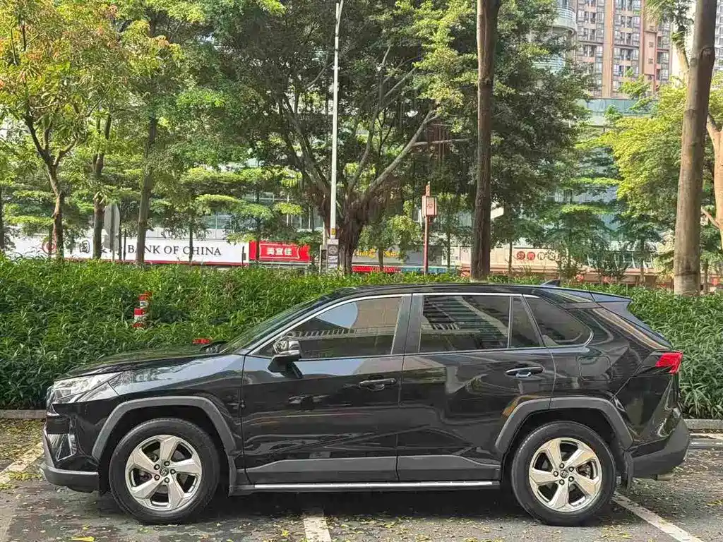 Toyota RAV4 Rongfang 2020 2.0L CVT AWD Trend Edition фото 2