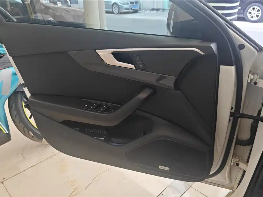 Audi A4L 2020 40 TFSI Luxury Dynamic фото 7