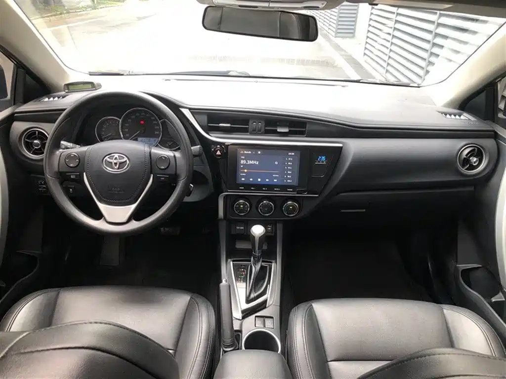 Toyota Levin 2017 Facelift 185T CVT Elite (China V) фото 6