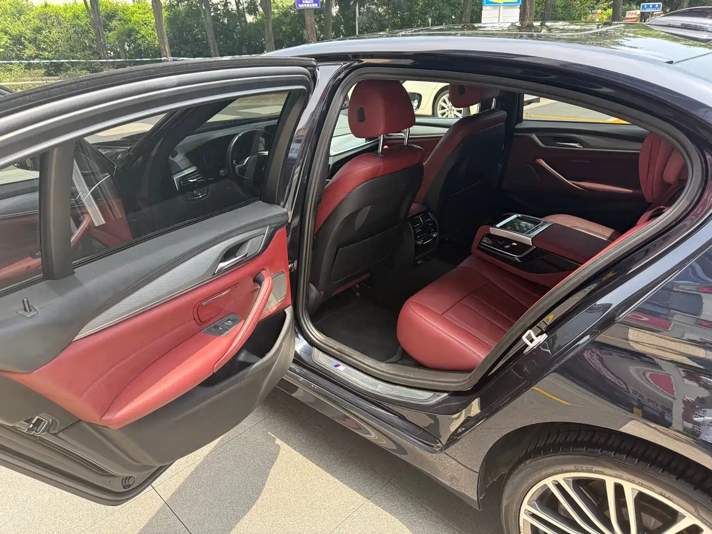 BMW 5 Series 2018 530Li Premium M Sport Package фото 12