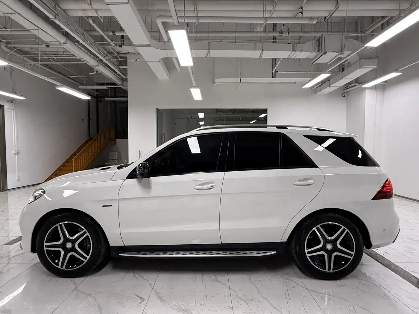 Mercedes-Benz GLE 2016 GLE 450 AMG 4MATIC фото 3